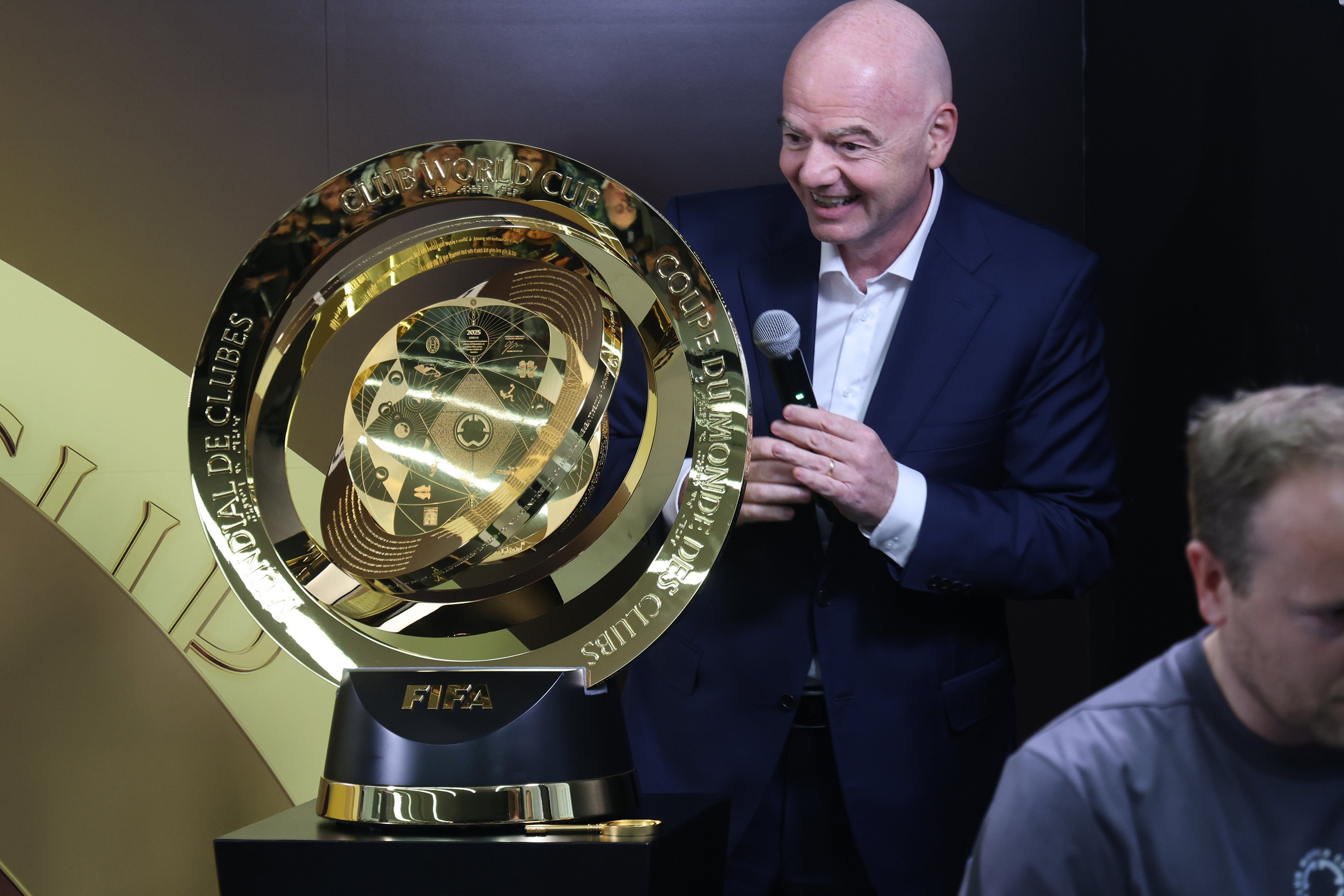 世俱杯世界杯高温？因凡蒂诺：补水暂停洒水降温，使用带顶棚球场