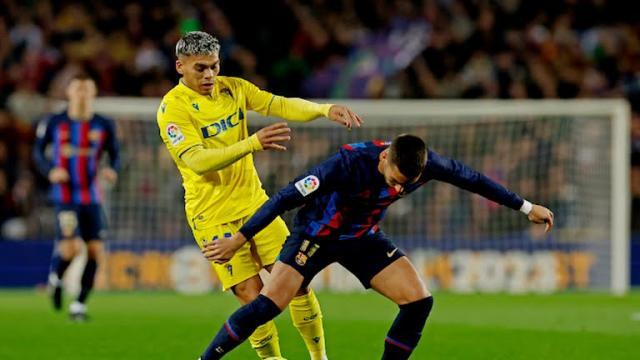 【西甲】罗伯托传射莱万破门，巴萨2比0加的斯